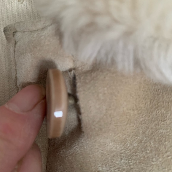 Jones New York Tan and Cream / Ivory Suede Jacket lined with faux fur. - Picture 8 of 15